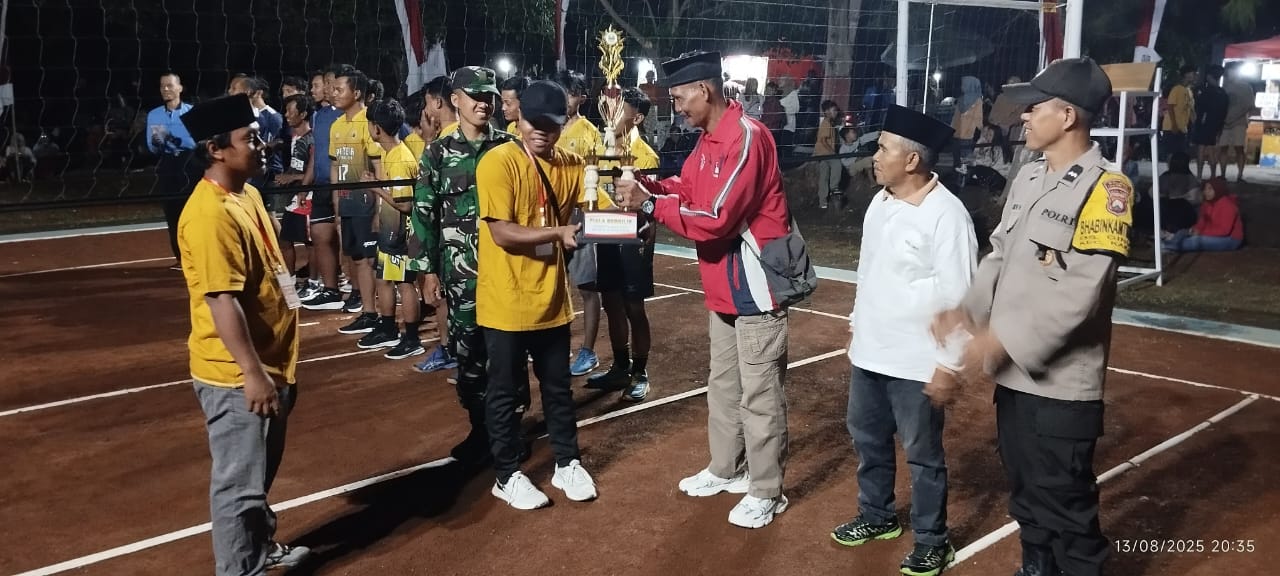 Babinsa Monitoring Kegiatan Pembukaan Perlombaan Bola Volly dalam rangka memperingati HUT RI ke 80 tahun 2025