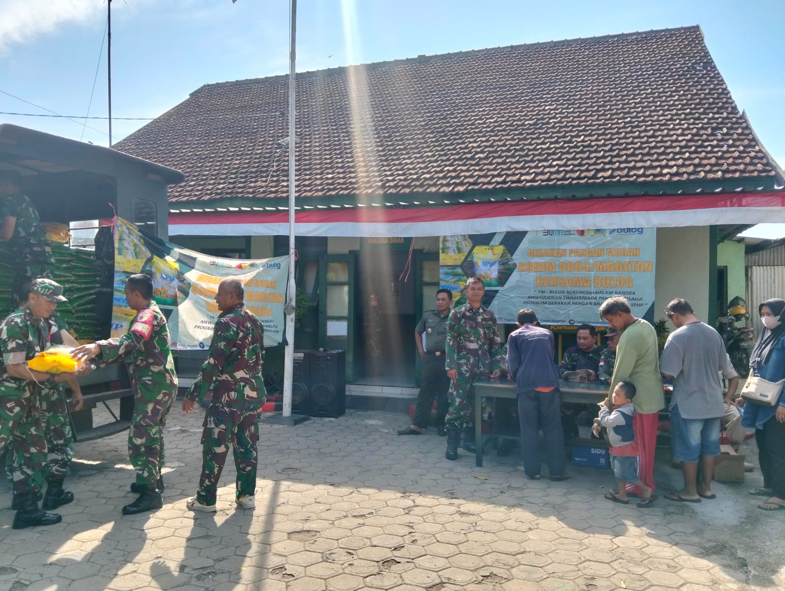 Koramil 0804/07 Karangrejo Menggelar Program Gerakan Pangan Murah
