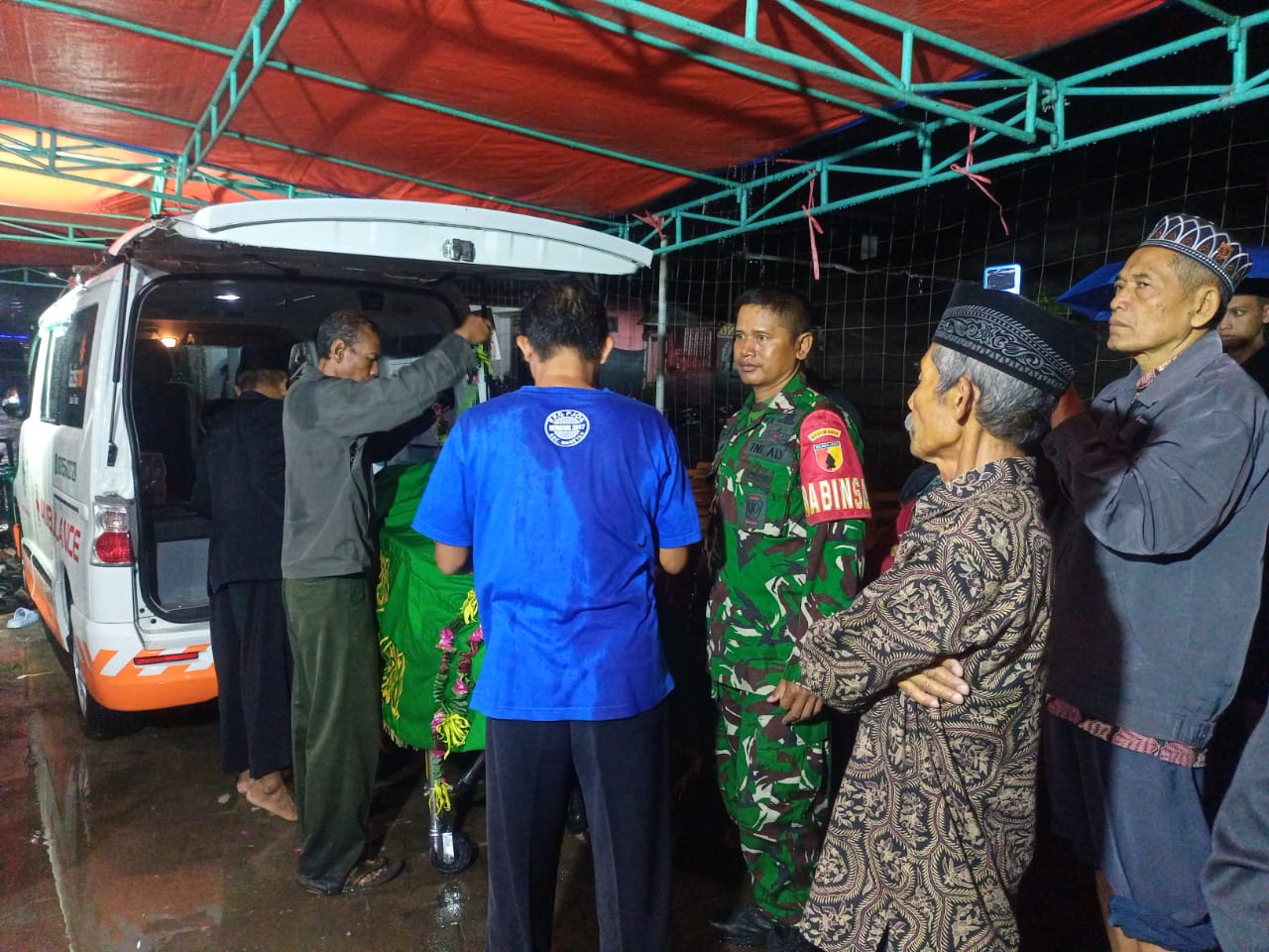 Wujud Kepedulian Dan Empati Kepada Warga Binaan, Babinsa Koramil 0804/01 Magetan Laksanakan Takziah Di Wilayah Binaan