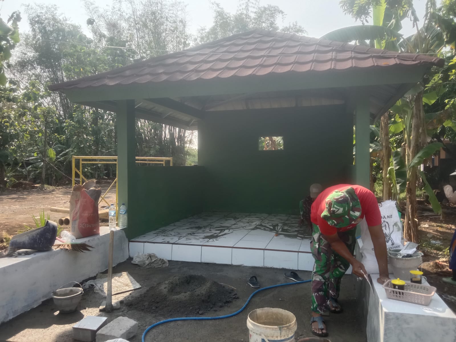 Pembangunan Poskamling di Lokasi TMMD ke-126 Kodim 0804/Magetan Masuki Tahap Finishing