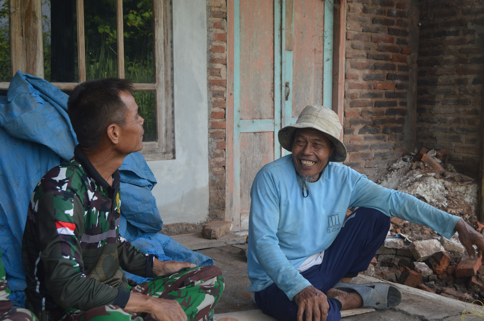 Senyum Bahagia Pak Supangat, Rumahnya Direnovasi Satgas TMMD ke-126 Kodim 0804/Magetan