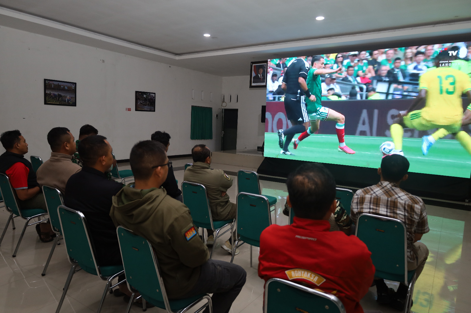 Kodim 0804/Magetan Gelar Nonton Bareng Piala Dunia 2026, Pererat Kebersamaan Dengan Masyarakat