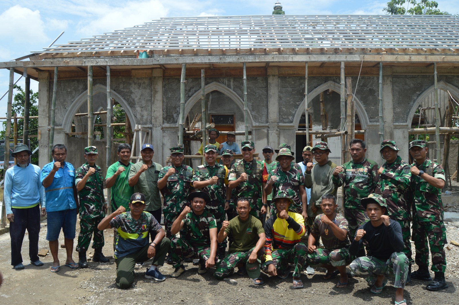 Tim Wasev TMMD Bangga Saat Kunjungi Masjid Jami’ Desa Kembangan