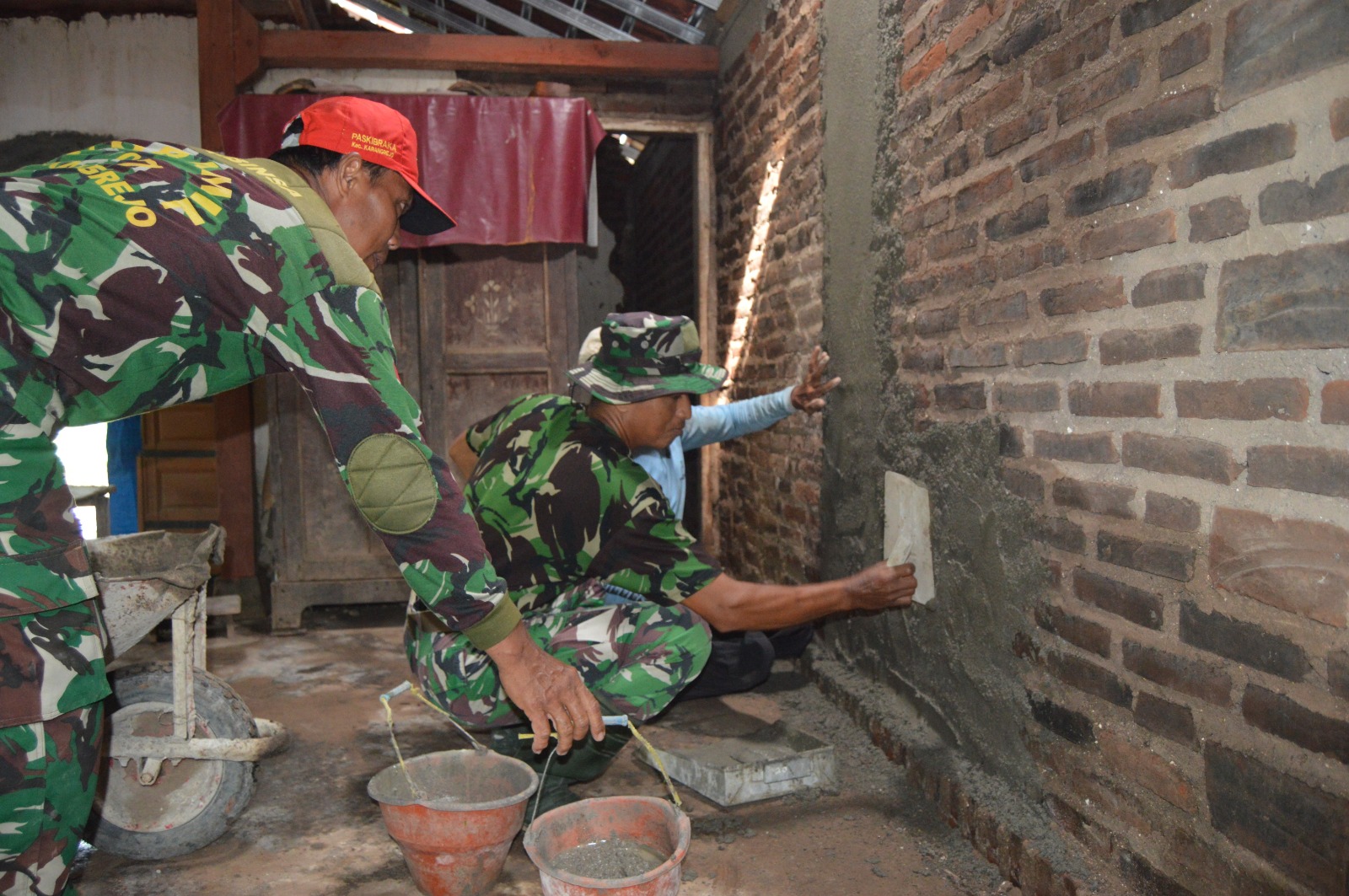 Satgas TMMD Selesaikan Renovasi Rumah Pak Supangat di Desa Kembangan