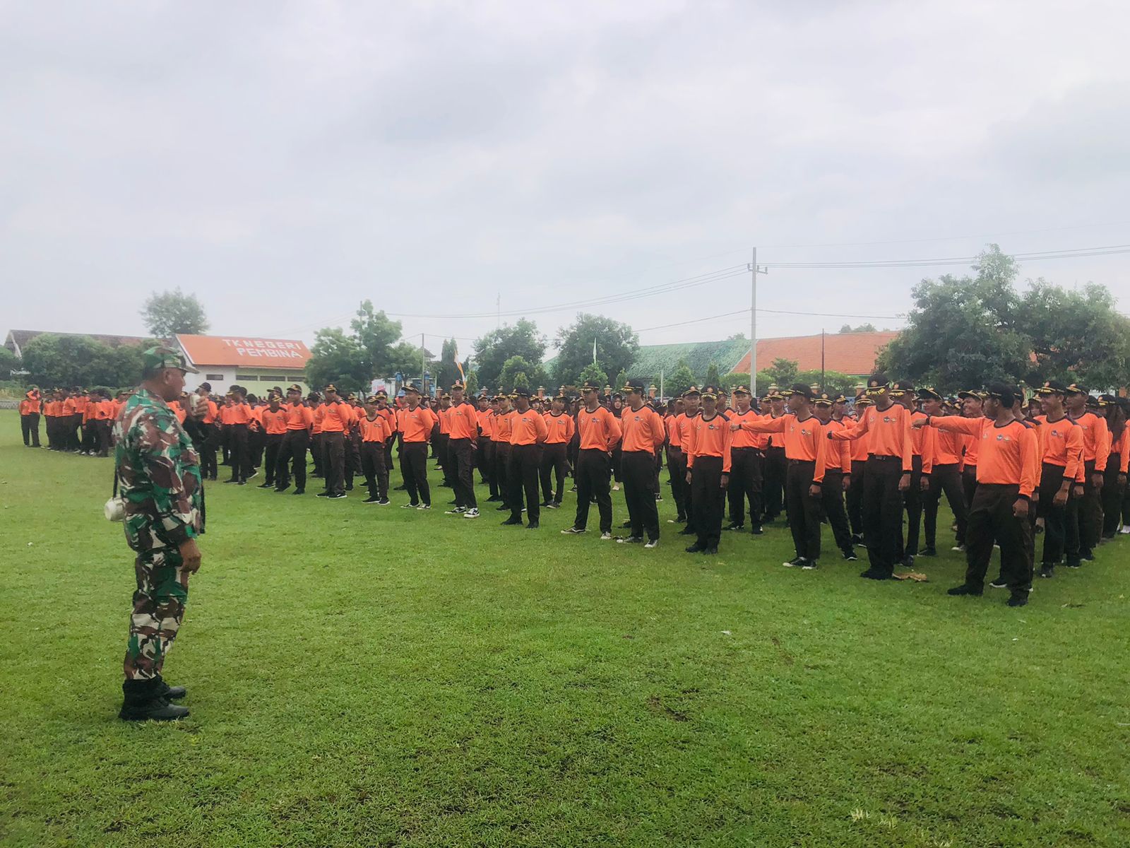 Tanamkan Disiplin, Anggota Koramil 0804/11 Takeran Latih PBB Dan Wasbang