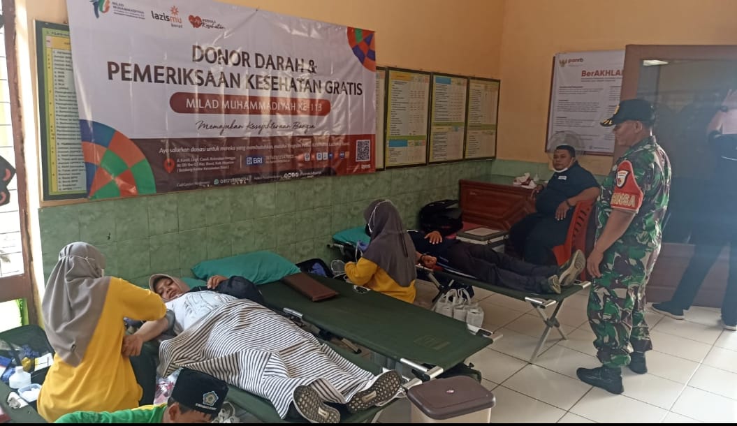 Memperingati Milad Muhammadiyah ke-113 Babinsa Koramil 0804/08 Barat Turut Serta Sukseskan Gerakan Sosial