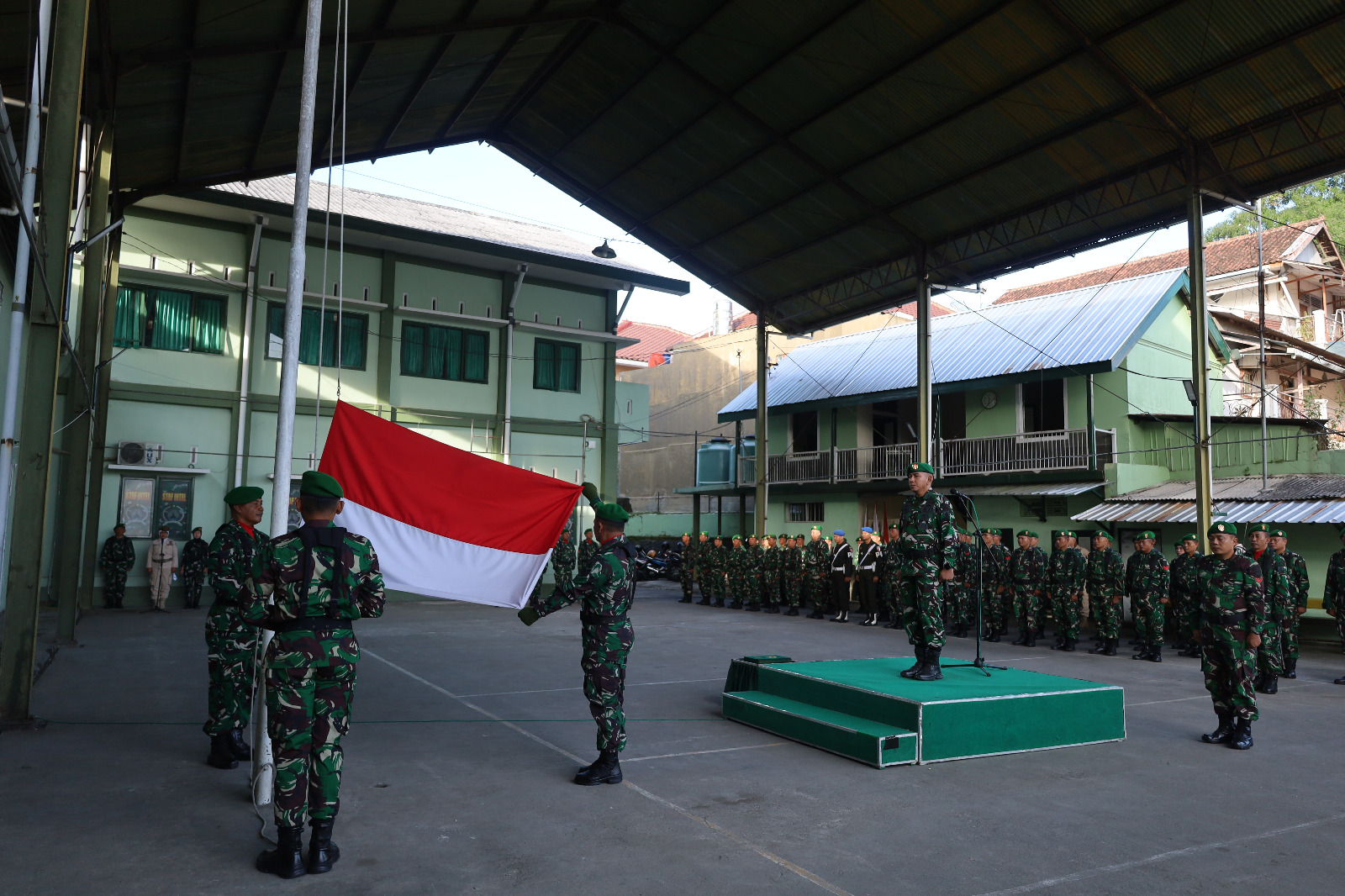 Senin Pagi Penuh makna Kasdim 0804/Magetan Pimpin langsung Upacara 17-An di Halaman Makodim